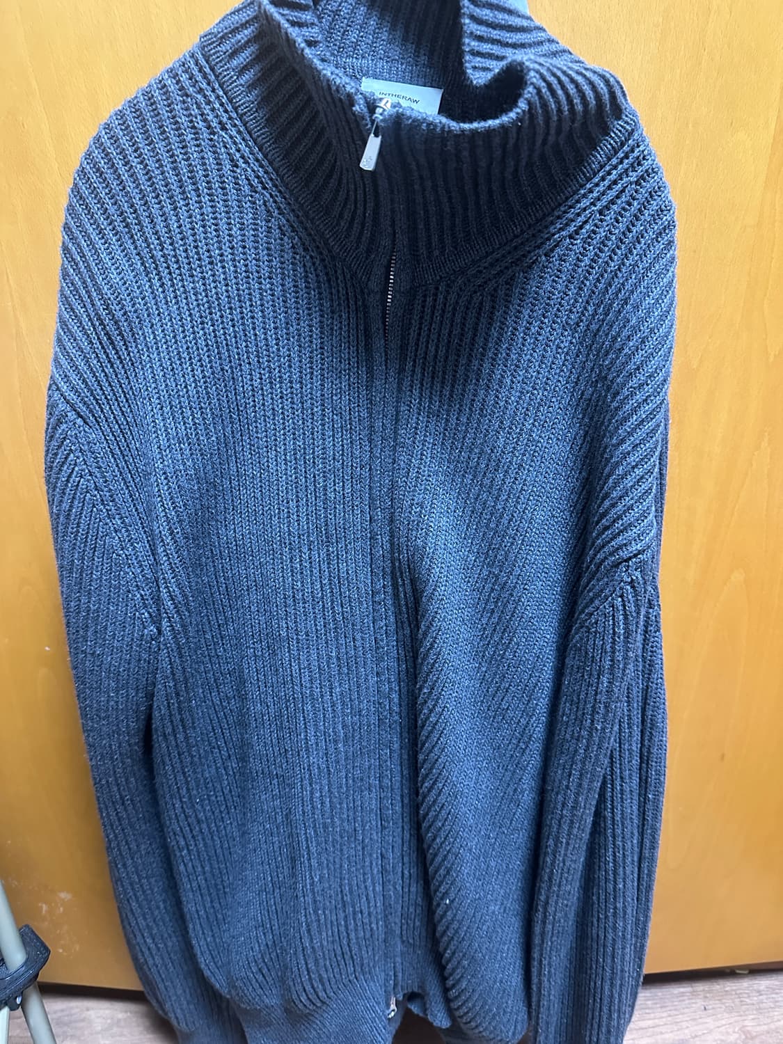 인더로우 풀집업팝니다 상품이미지1