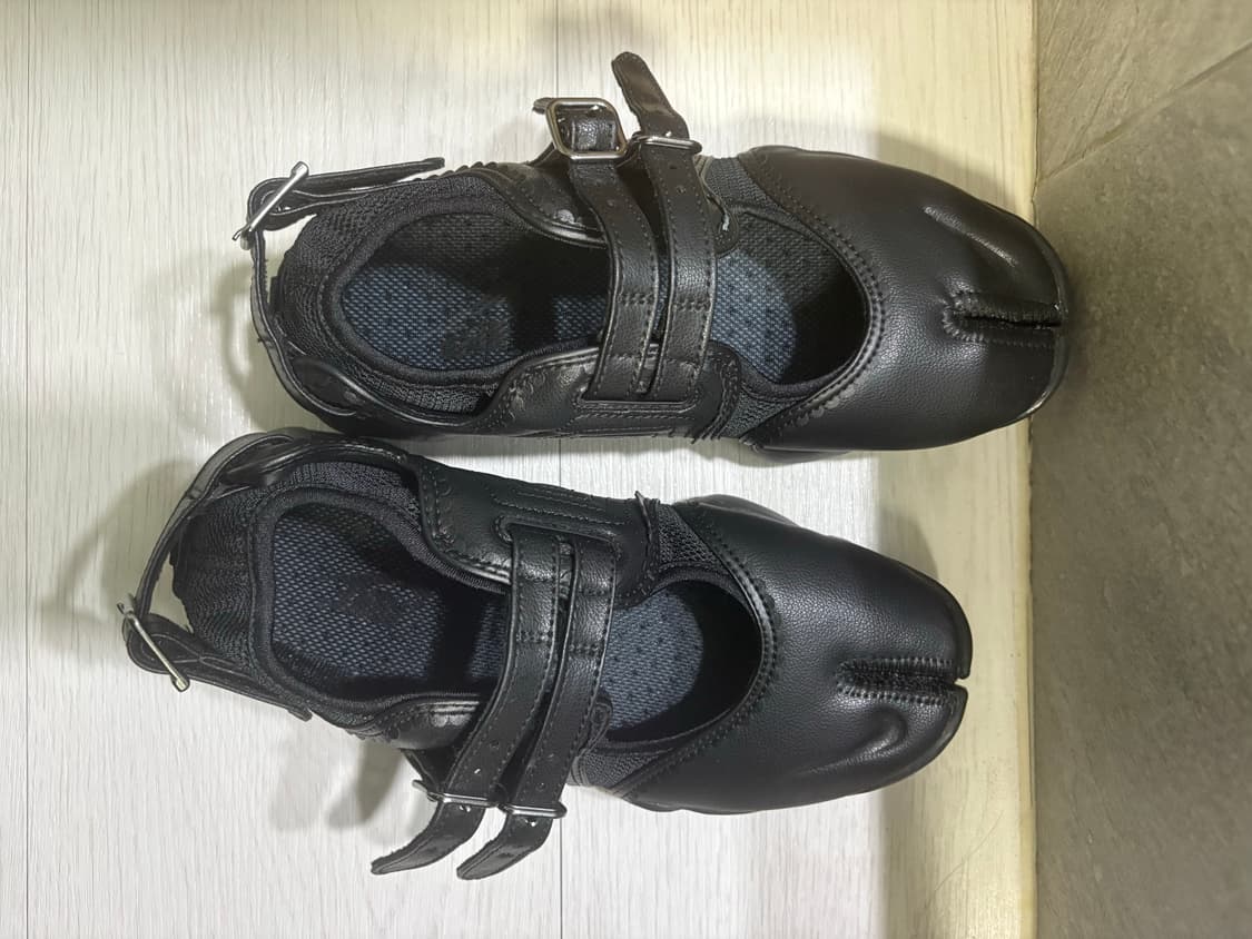 나이키에어리프트 240 상품이미지1