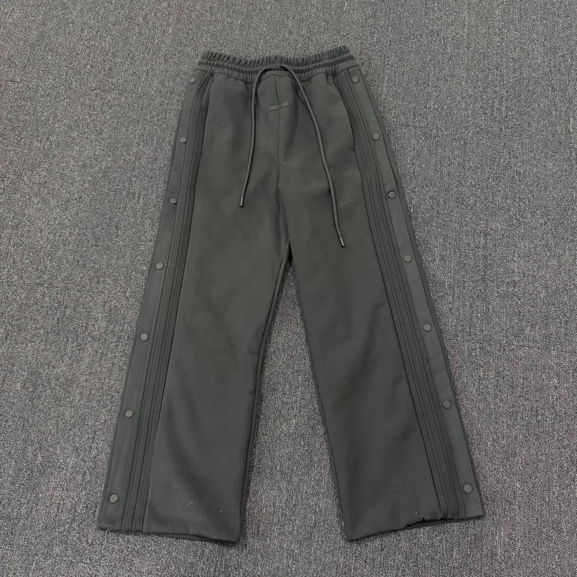 아디다스 x 피어오브갓 애슬레틱스 티어어웨이 팬츠 상품이미지1