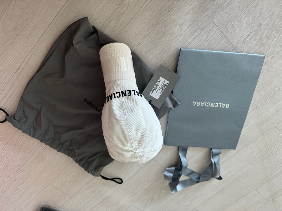 발렌시아가 화이트 볼캡 빈티지 656463 상품이미지1