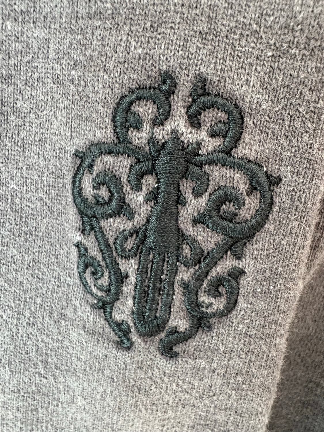 [L] 크롬하츠 바인대거 자수 후드티 상품이미지3