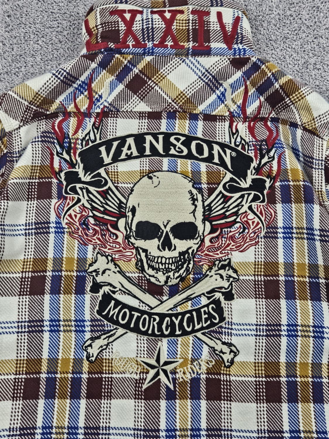 밴슨 볼륨넥 윙휠 플란넬 체크 셔츠 자켓 ( L ) / 10064 상품이미지10