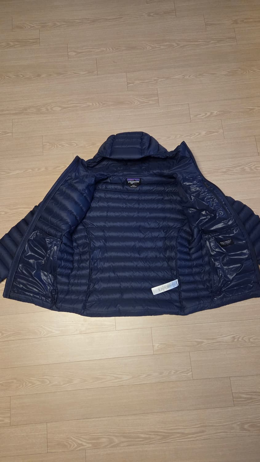 파타고니아 다운스웨터후드 다크네이비 상품이미지3