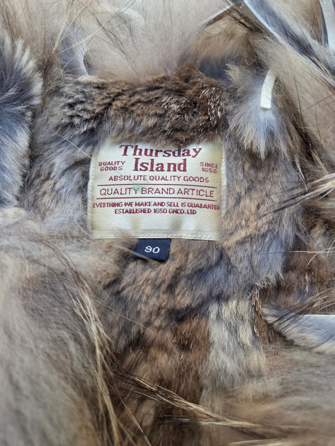 써스데이아일랜드  토끼털 너구리털 자켓 90 상품이미지2