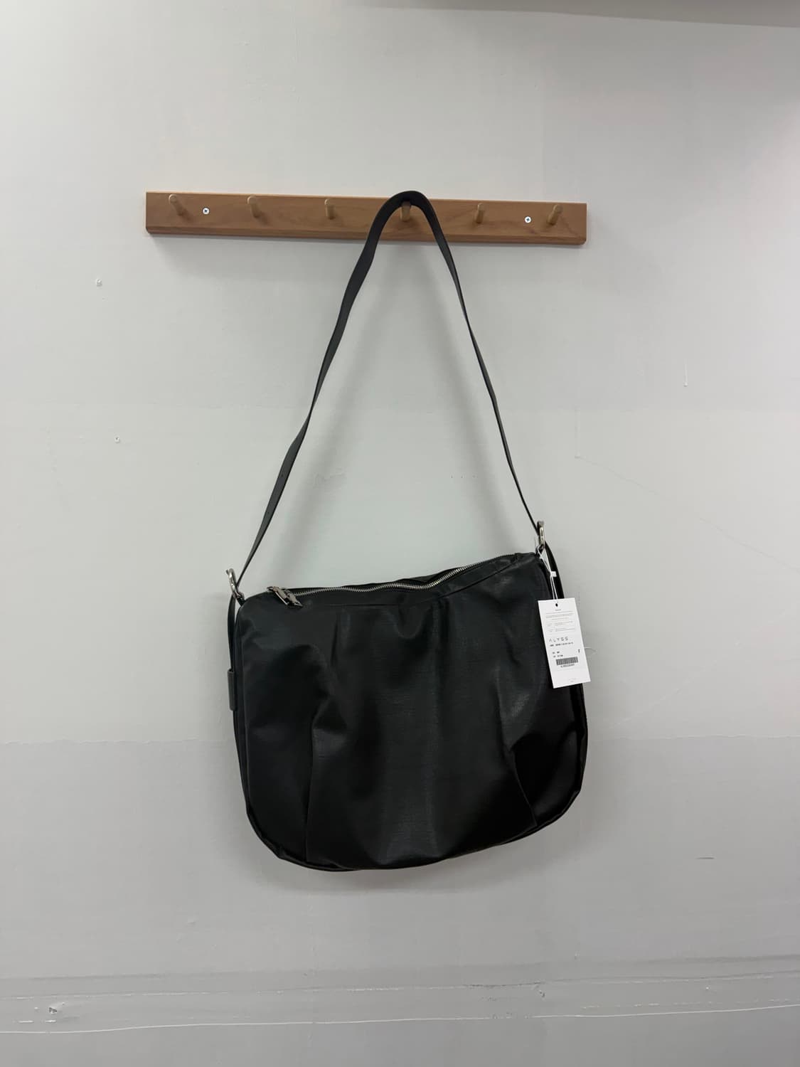 알리스 레더 호보 크로스백 상품이미지1