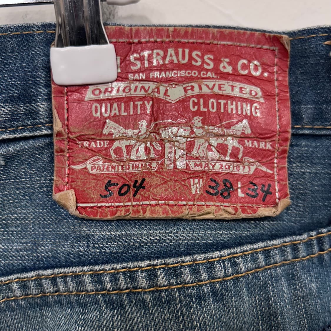 리바이스 504 레귤러 스트레이트핏 중청 데님팬츠 상품이미지4