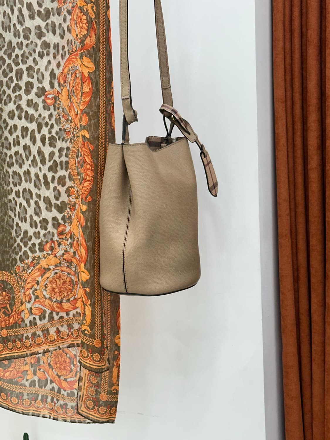 버버리 헤이마켓 버킷백(한국명품감정서) 상품이미지1