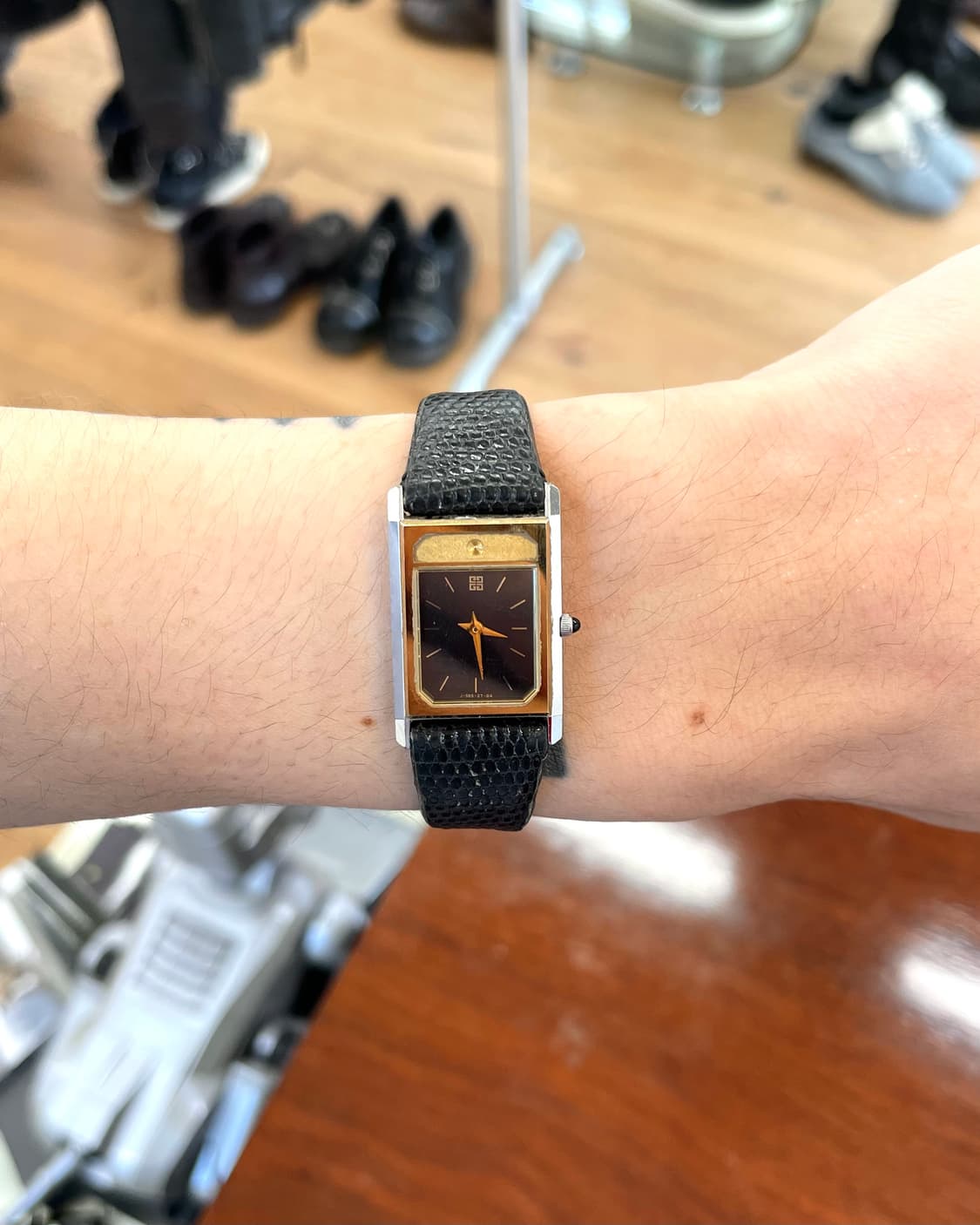 지방시 빈티지 레더 시계 상품이미지4