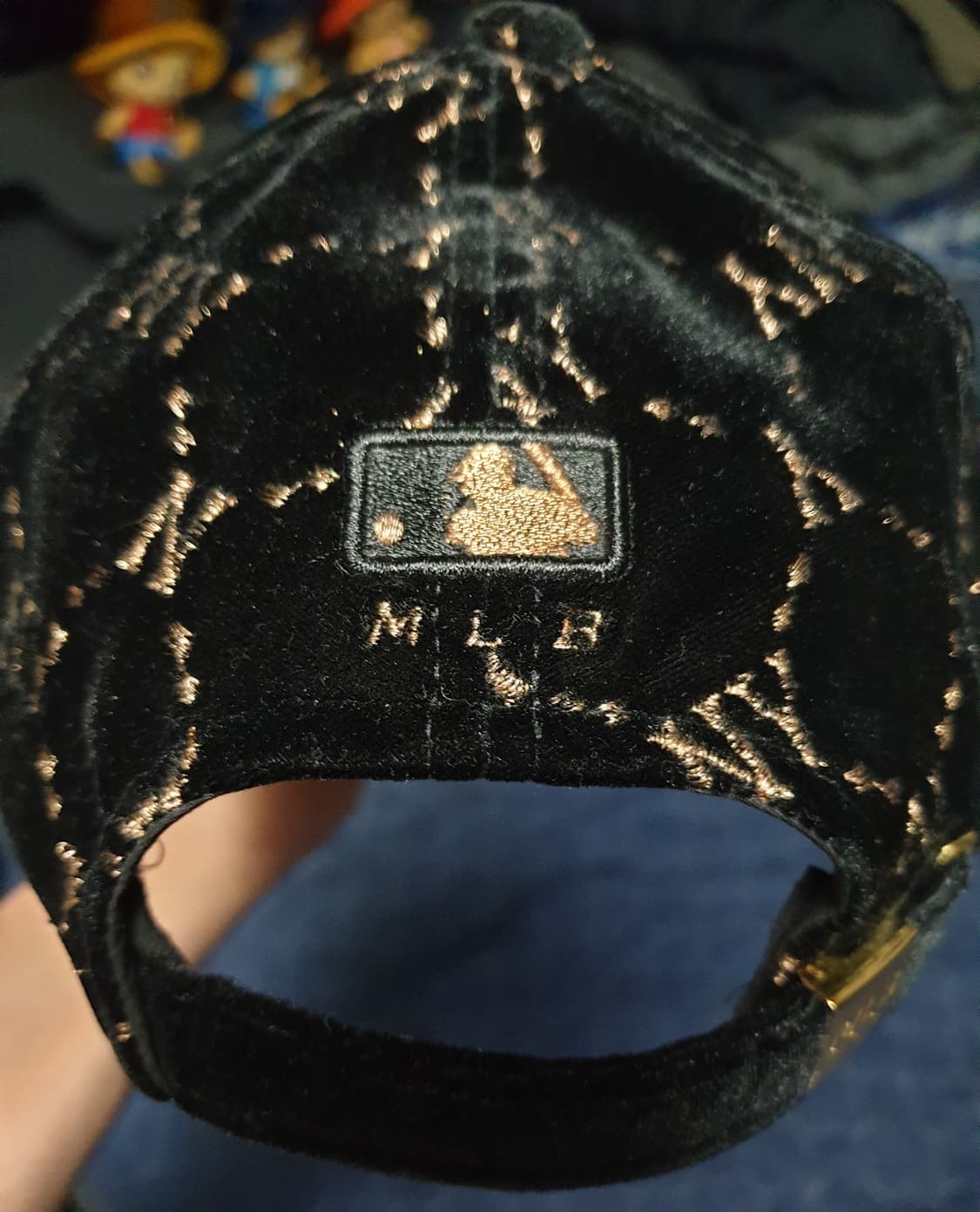 MLB 뉴욕양키스 모노그램 다이아 벨벳 스트럭쳐 볼캡 블랙 (F) 상품이미지3