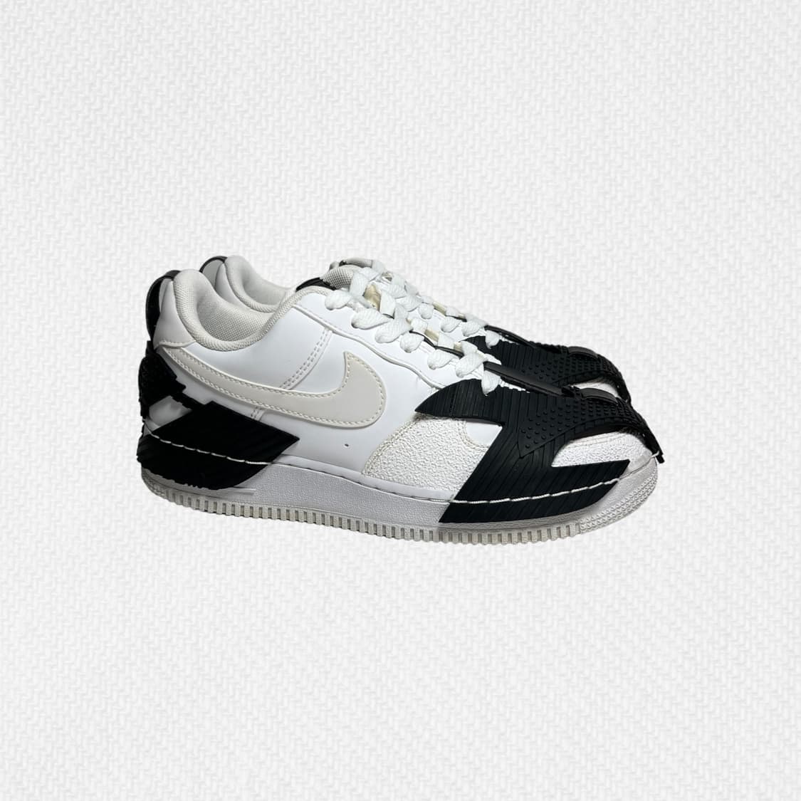 245 나이키 에어포스1 NDSTRKT 화이트 상품이미지4