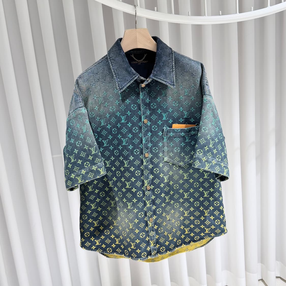 (A+/XL) / 루이비통 레인보우 모노그램 반팔 데님 셔츠 자켓 상품이미지3