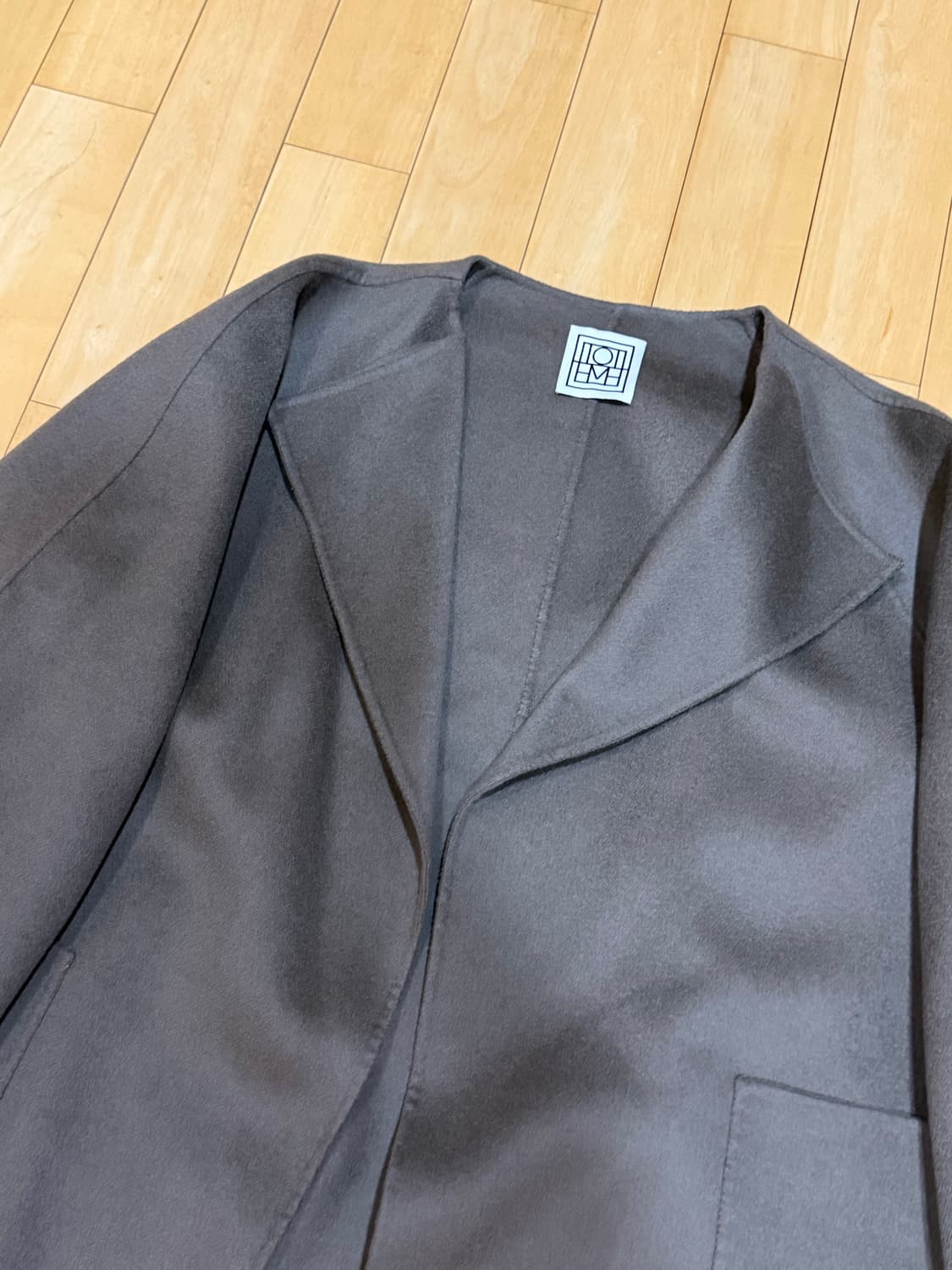 토템 더블 울 케이프 코트 상품이미지3