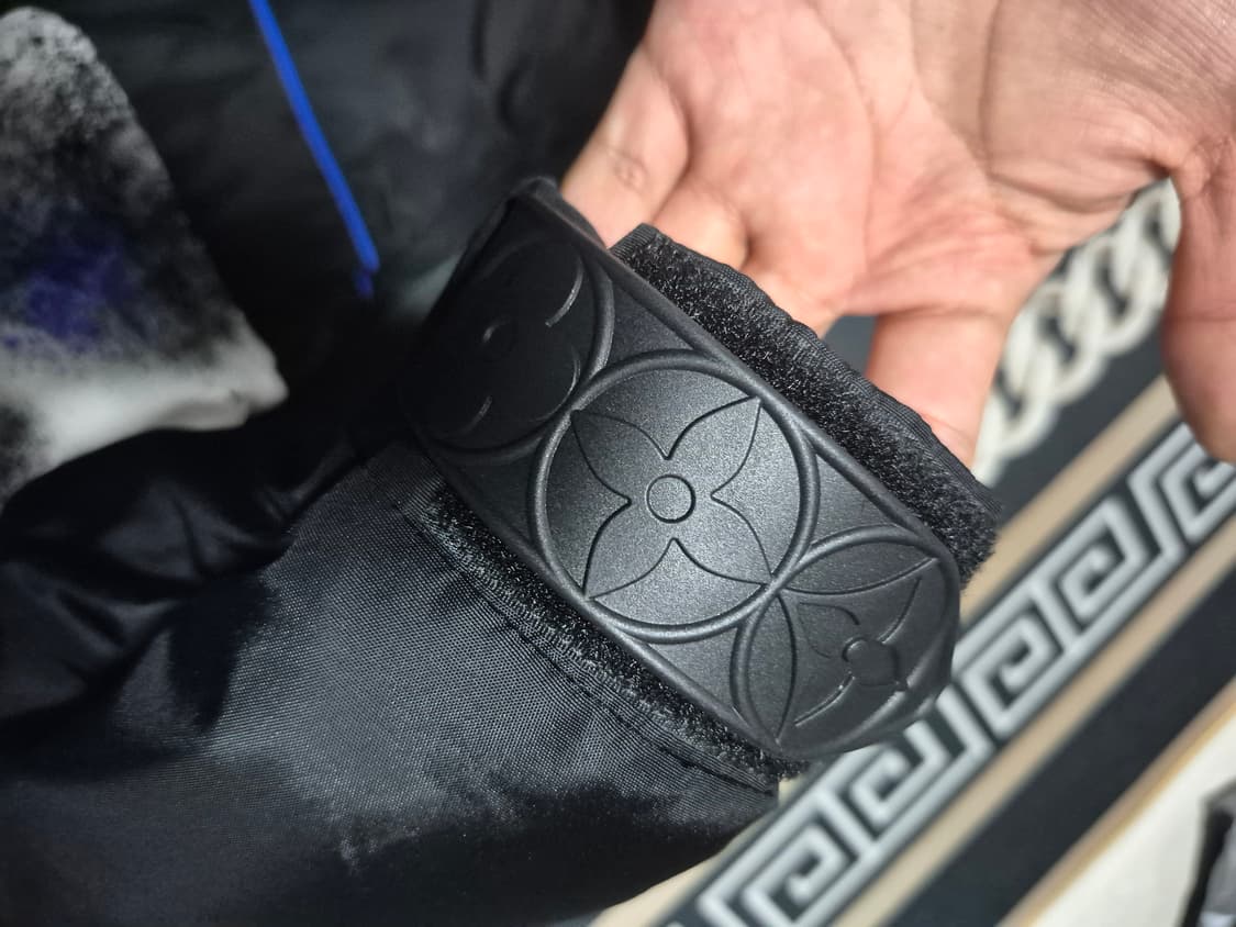 루이비통 20s/s 스플래쉬 알프스 모노그램 푸퍼 패딩 L 새상품 상품이미지2