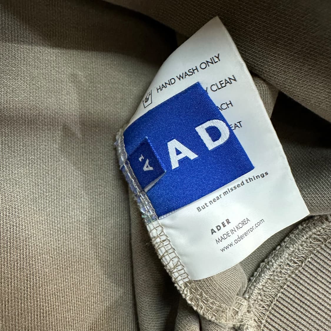 아더에러 x 메종키츠네 트리플폭스 맨투맨 상품이미지6