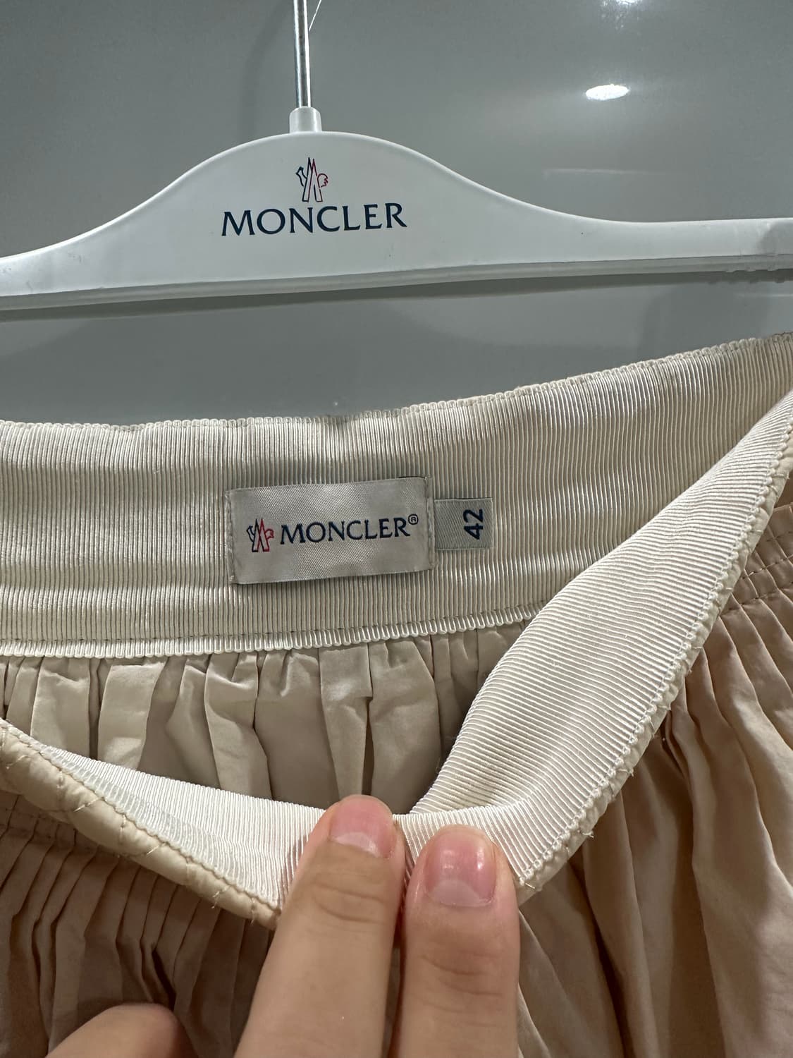 몽클레르 베이지 셔링 스커트 42사이즈 상품이미지6