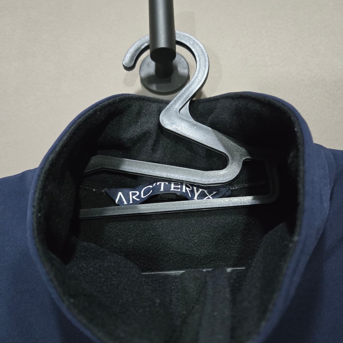 아크테릭스 ARC'TERYX 네이비 남성 바람막이 플리스 자켓 상품이미지3