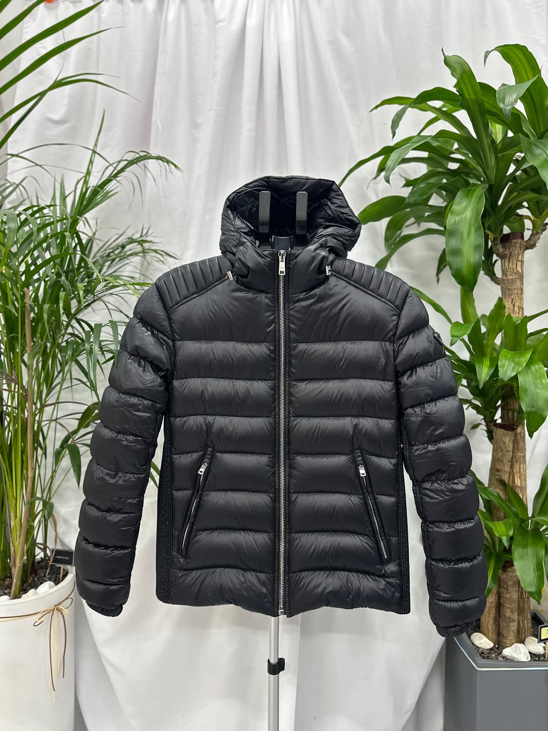 프라다 바이커 패딩 52 상품이미지1