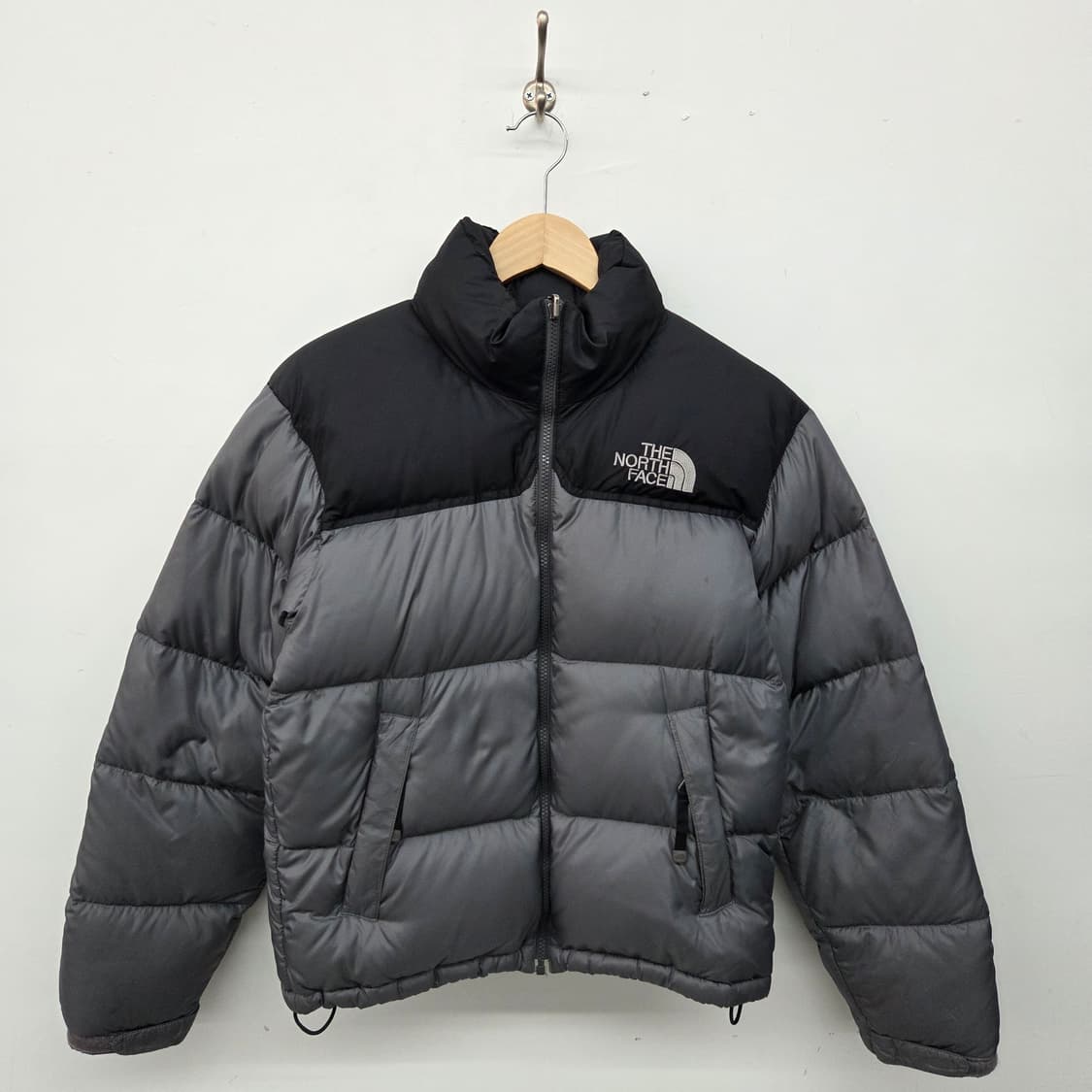 노스페이스 눕시 패딩 그레이/블랙 남m 상품이미지1
