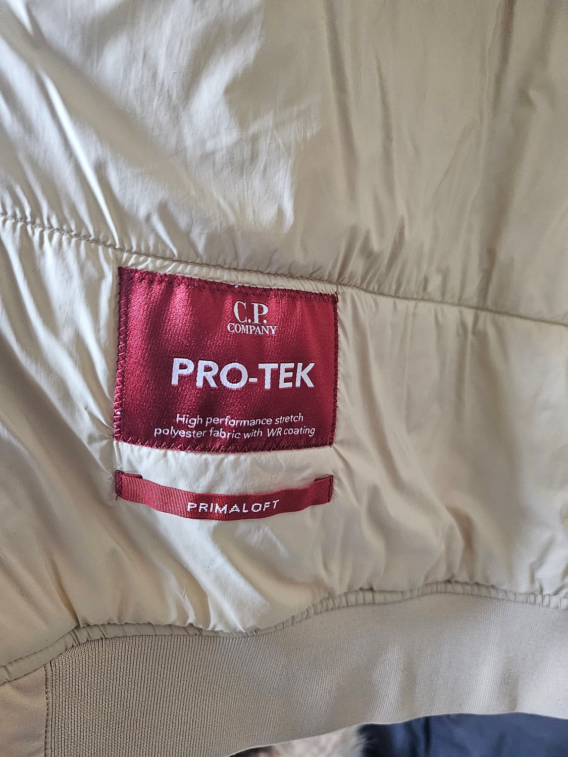 cp컴퍼니 경량 패딩 베이지 L(105) 매장판 상품이미지6