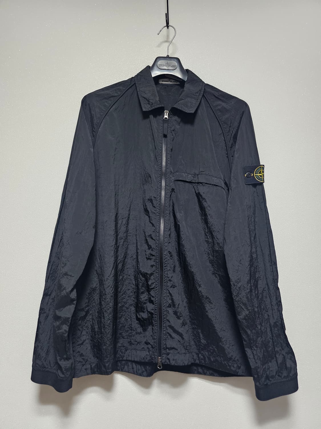 스톤아일랜드 나일론 메탈 패커블 오버셔츠 상품이미지1