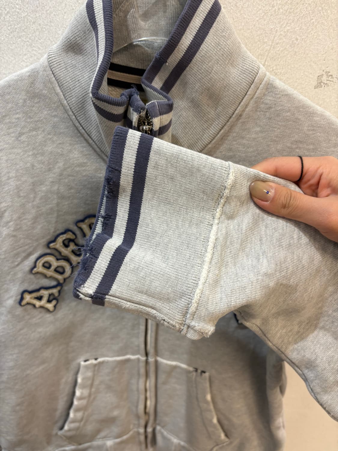 Abercrombie zip up jacket grey 상품이미지4