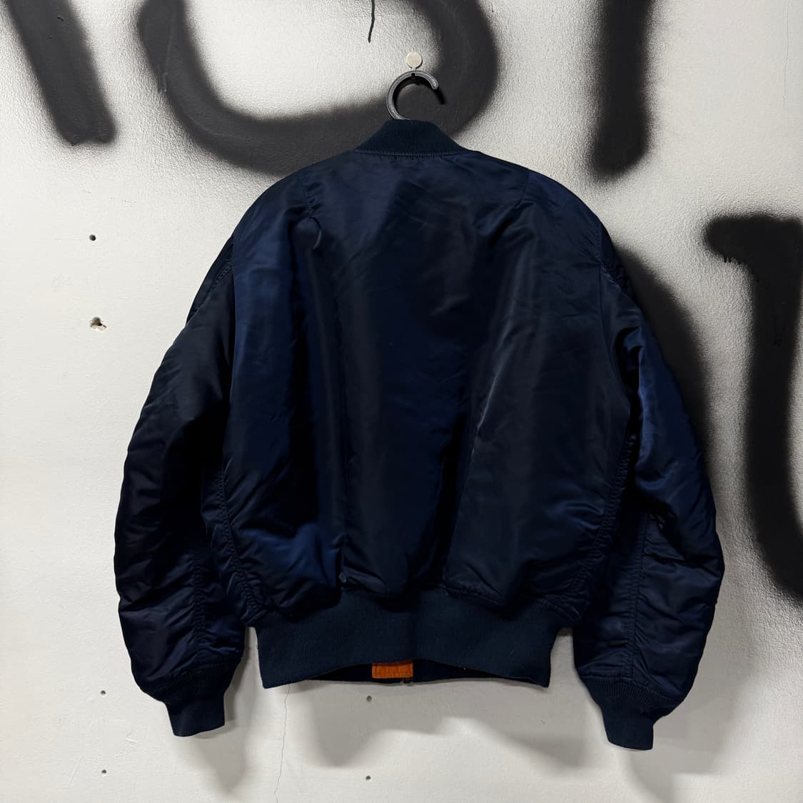 알파인더스트리 x 나사 풀 패치 리버시블 Ma-1 플라이트 봄버 자켓 상품이미지2