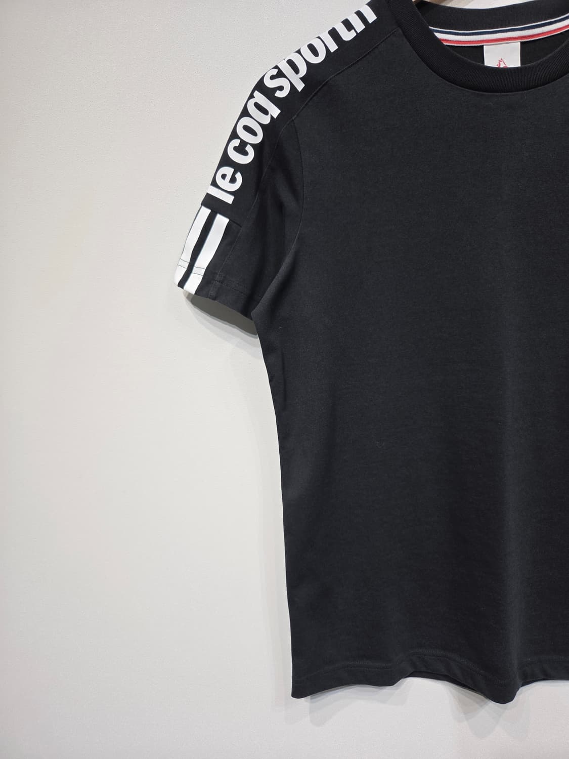 르꼬끄 스포르티브 숄더 레터링 로고 반팔 티셔츠 상품이미지4