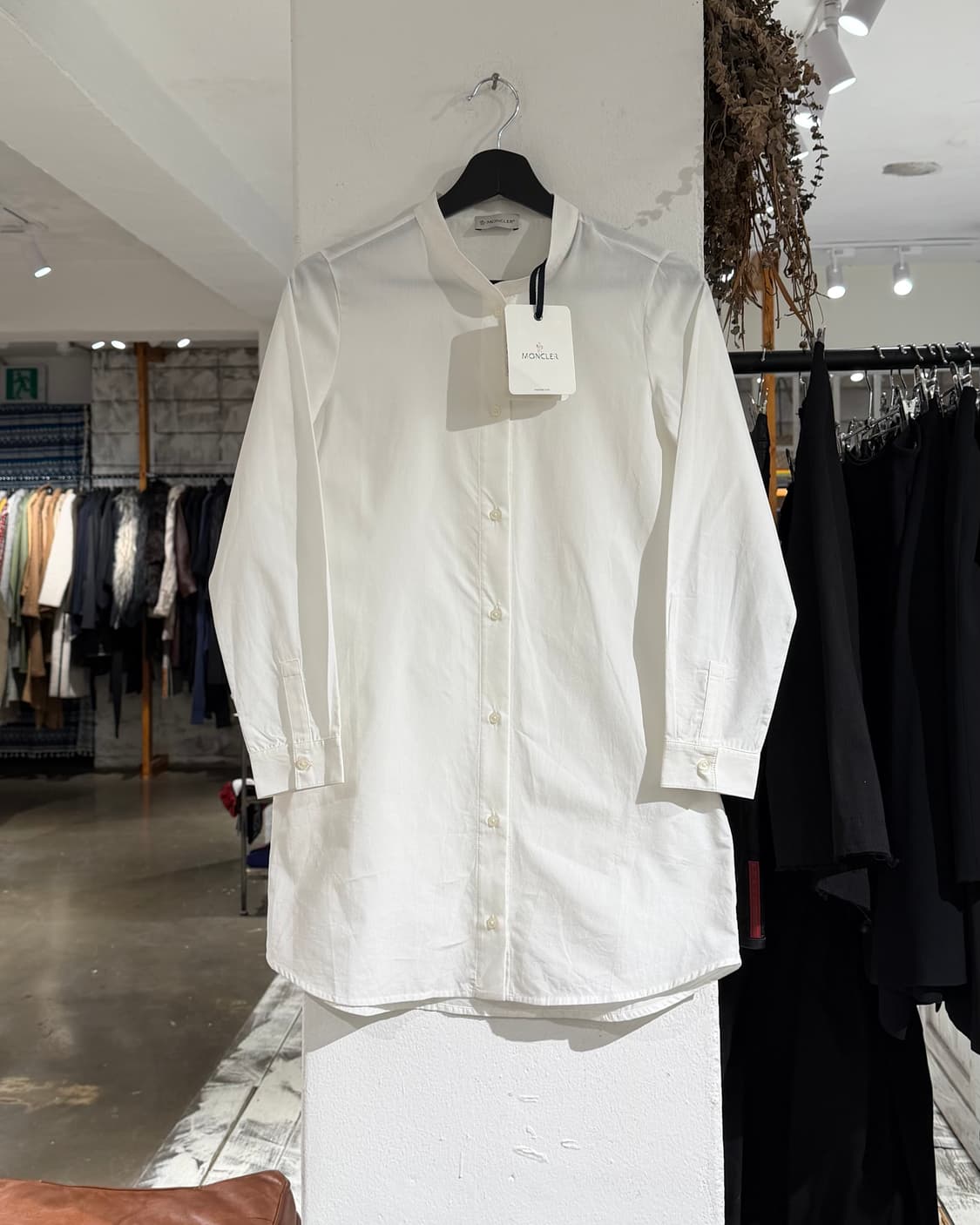 몽클레어 화이트 차이나칼라 셔츠 상품이미지1