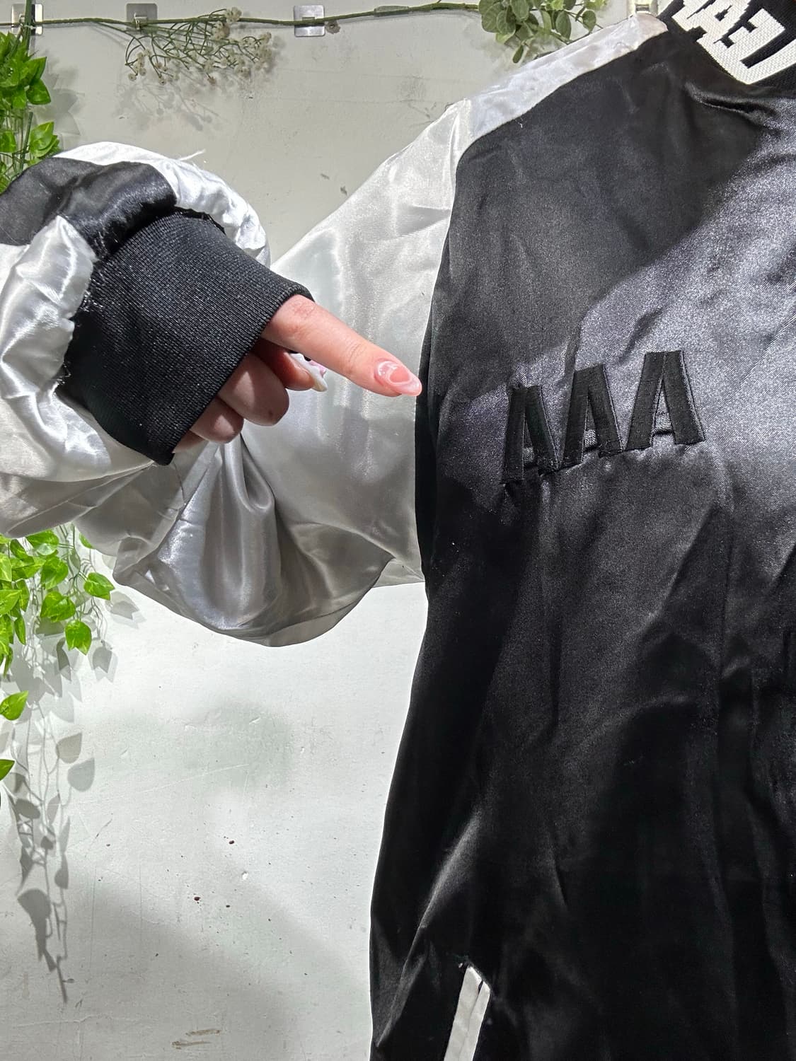 일본 빈티지 AAA 2016 블랙 화이트 아레나 투어 바시티 스카잔 자켓 상품이미지4