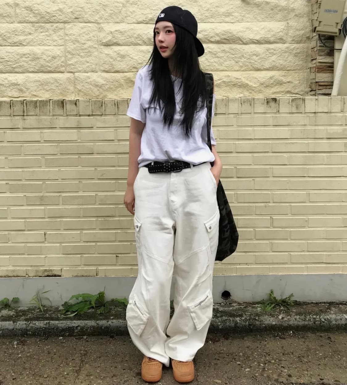 Slant Pleats Multi Cargo Pants_White 상품이미지2