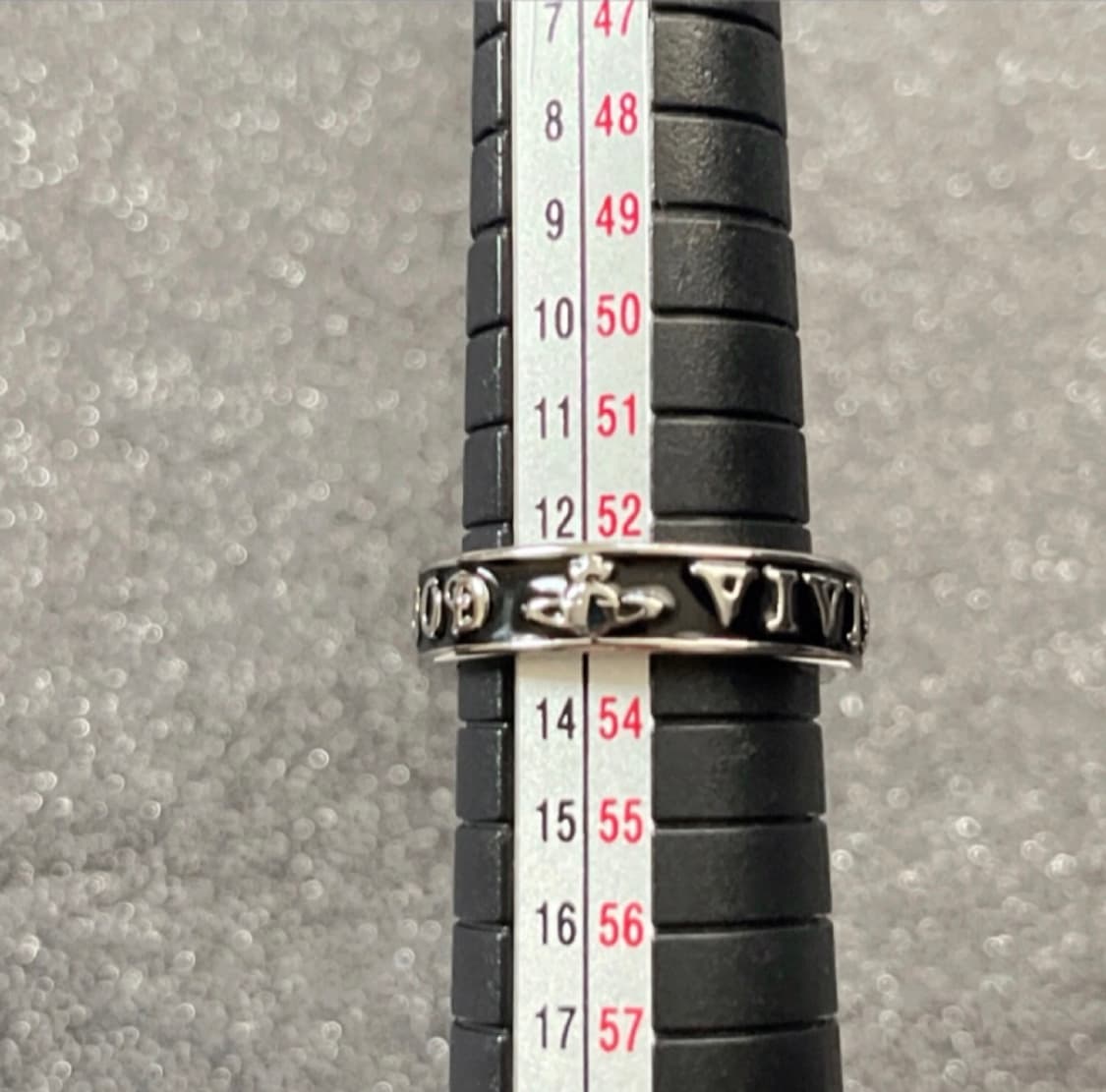 비비안웨스트우드 아카이브 레터링 orb로고 각인 블랙실버링 반지 상품이미지5