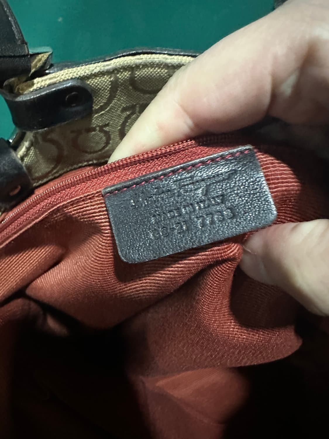 페레가모 간치니 숄더백 상품이미지10