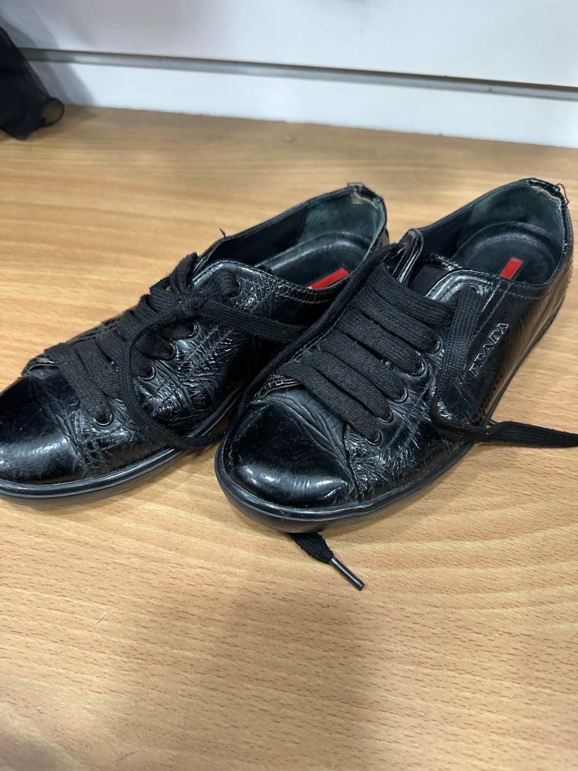 프라다 스니커즈 35 사이즈 (220) 상품이미지2