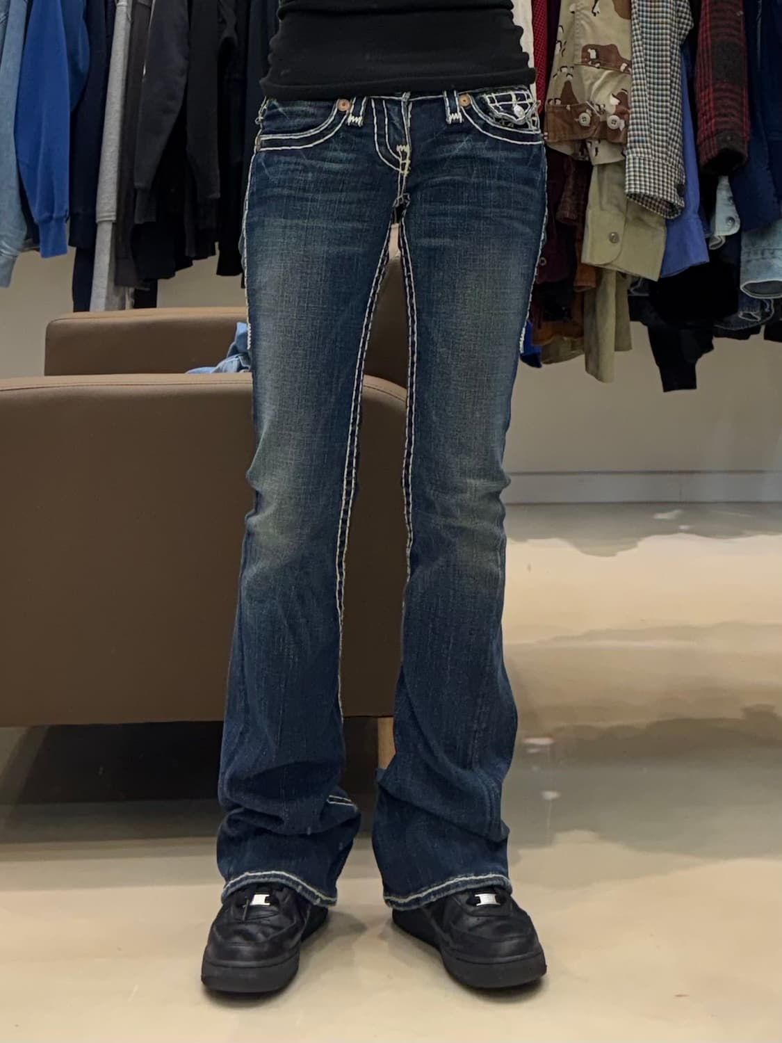 트루릴리젼 조이 슈퍼 T 부츠컷 데님 팬츠 상품이미지5