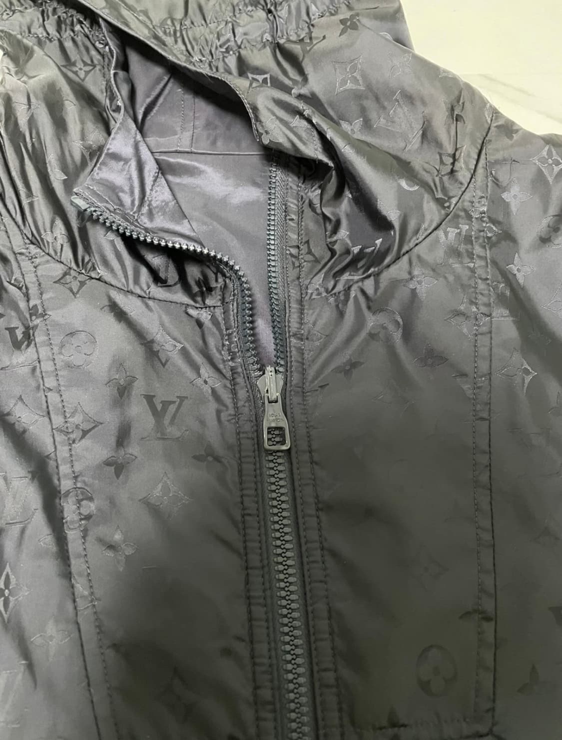 루이비통 리버서블 모노그램 윈드브레이커 자켓 48 백화점택 상품이미지2