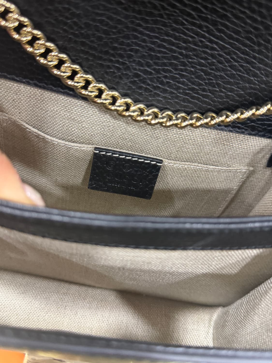 구찌 인터로킹 미디움 풀박스 상품이미지4