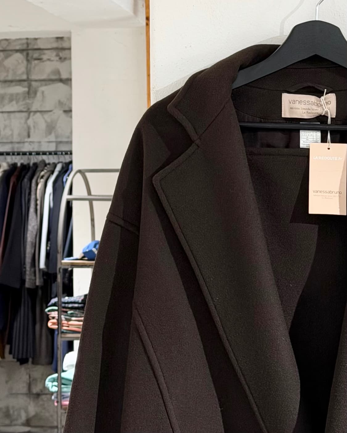 바네사 브루노 다크브라운 프론트 패널 벨티드 울 코트 상품이미지2