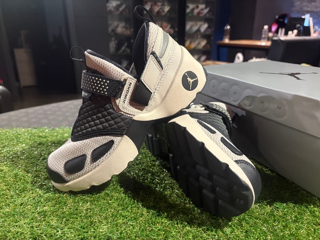 [새상품/250] 나이키 조던 트러너 LX 상품이미지1