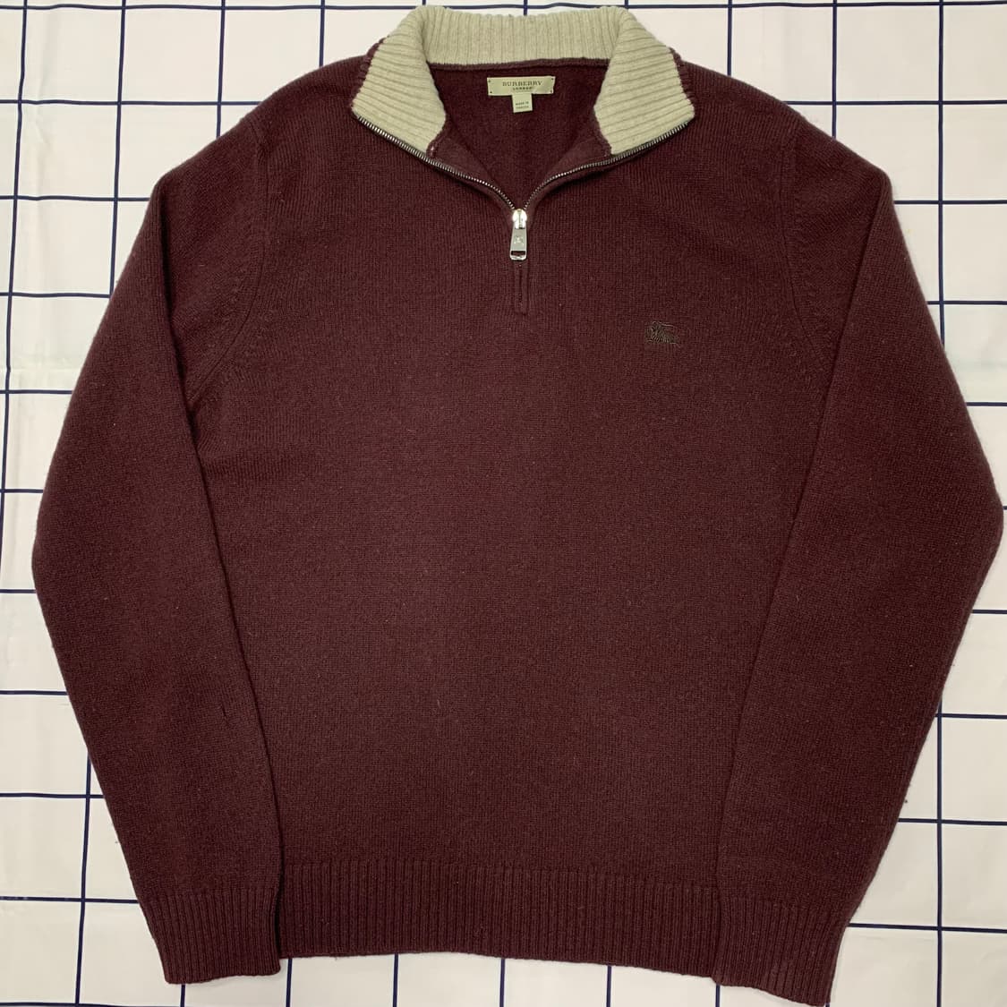 버버리 신형 버건디 반집업니트(정품) 상품이미지1
