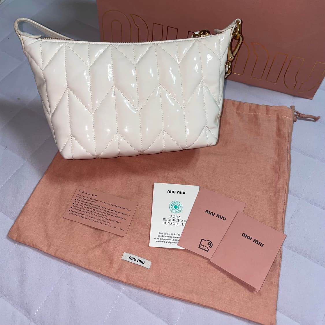 (정품)미우미우 스피릿 마테라쎄 시레 미니백 화이트 가방 상품이미지2