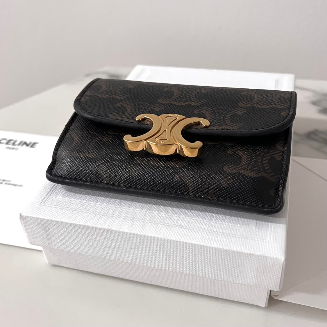 [S급/정품] 셀린느 트리옹프 캔버스 플랩 카드지갑 상품이미지4