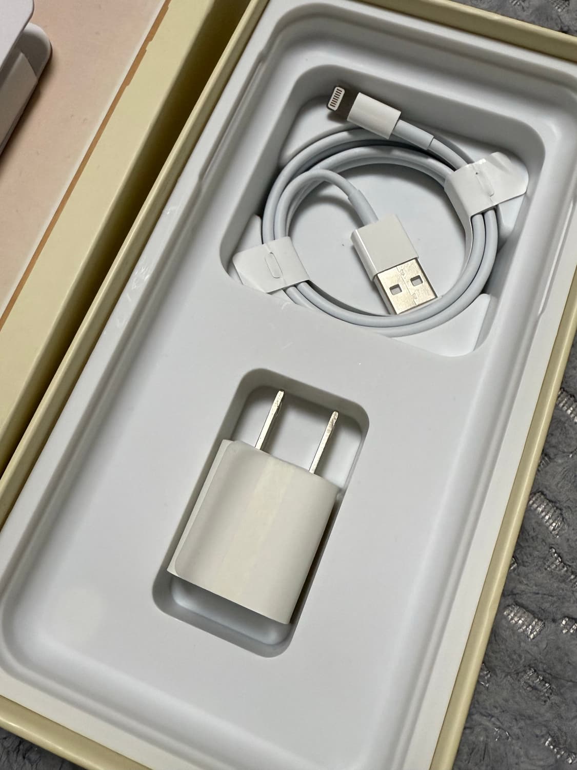 아이폰 8+ 무음해외판 배터리효율99% 256gb 상품이미지4