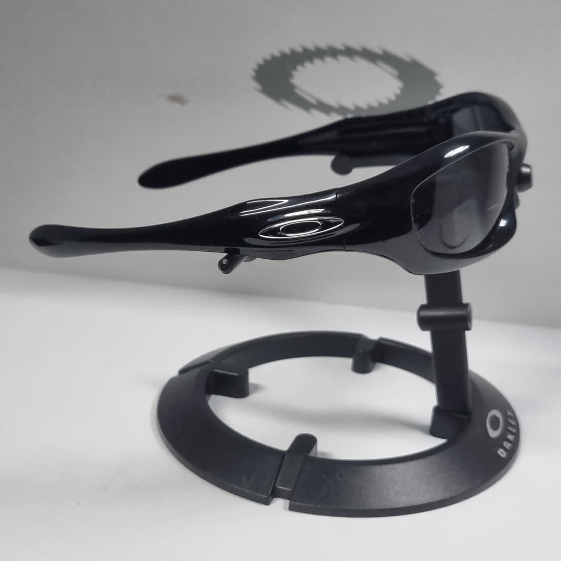 오클리 몬스터독 폴리쉬드 블랙 새렌즈 상품이미지4