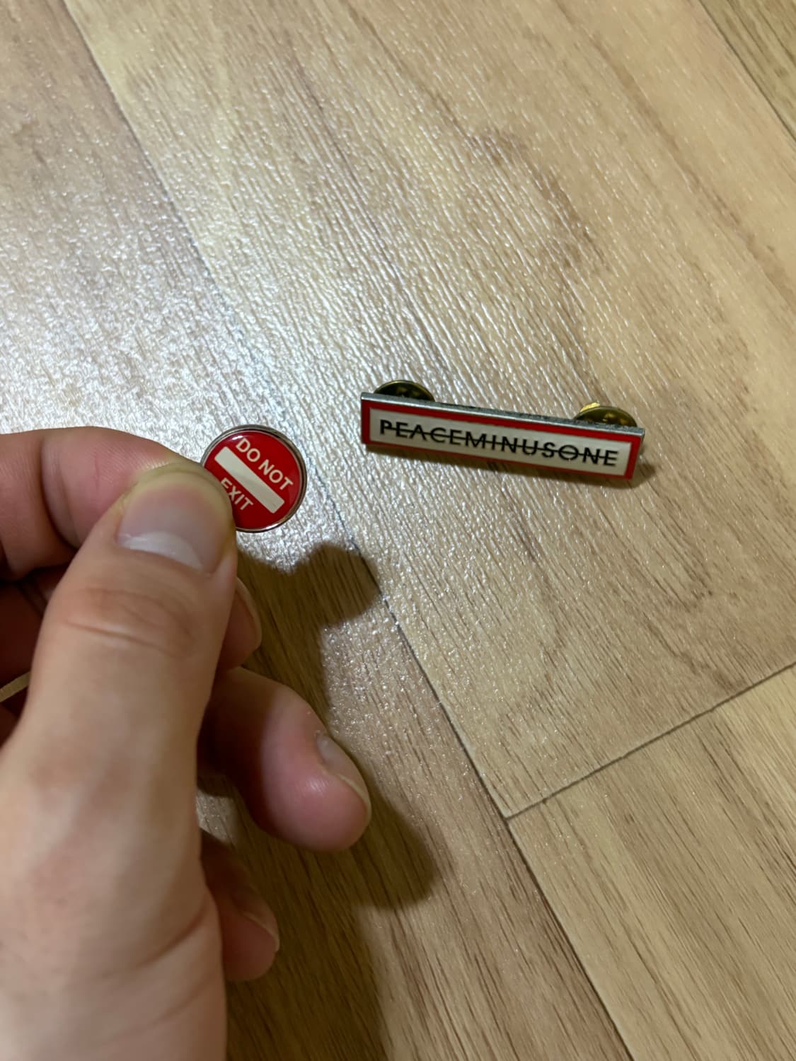 피스마이너스원 핀 뱃지 브로치 상품이미지1