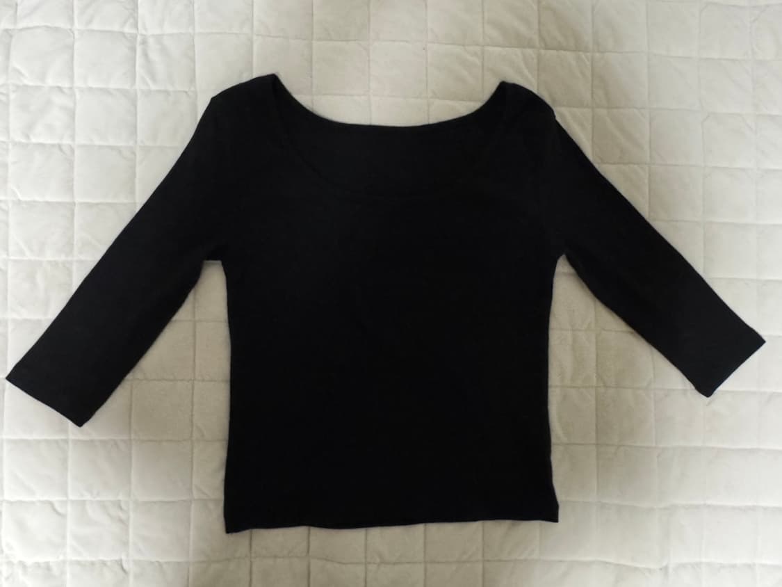 포저 투웨이 U넥 하프 슬리브 티셔츠(블랙) 상품이미지2