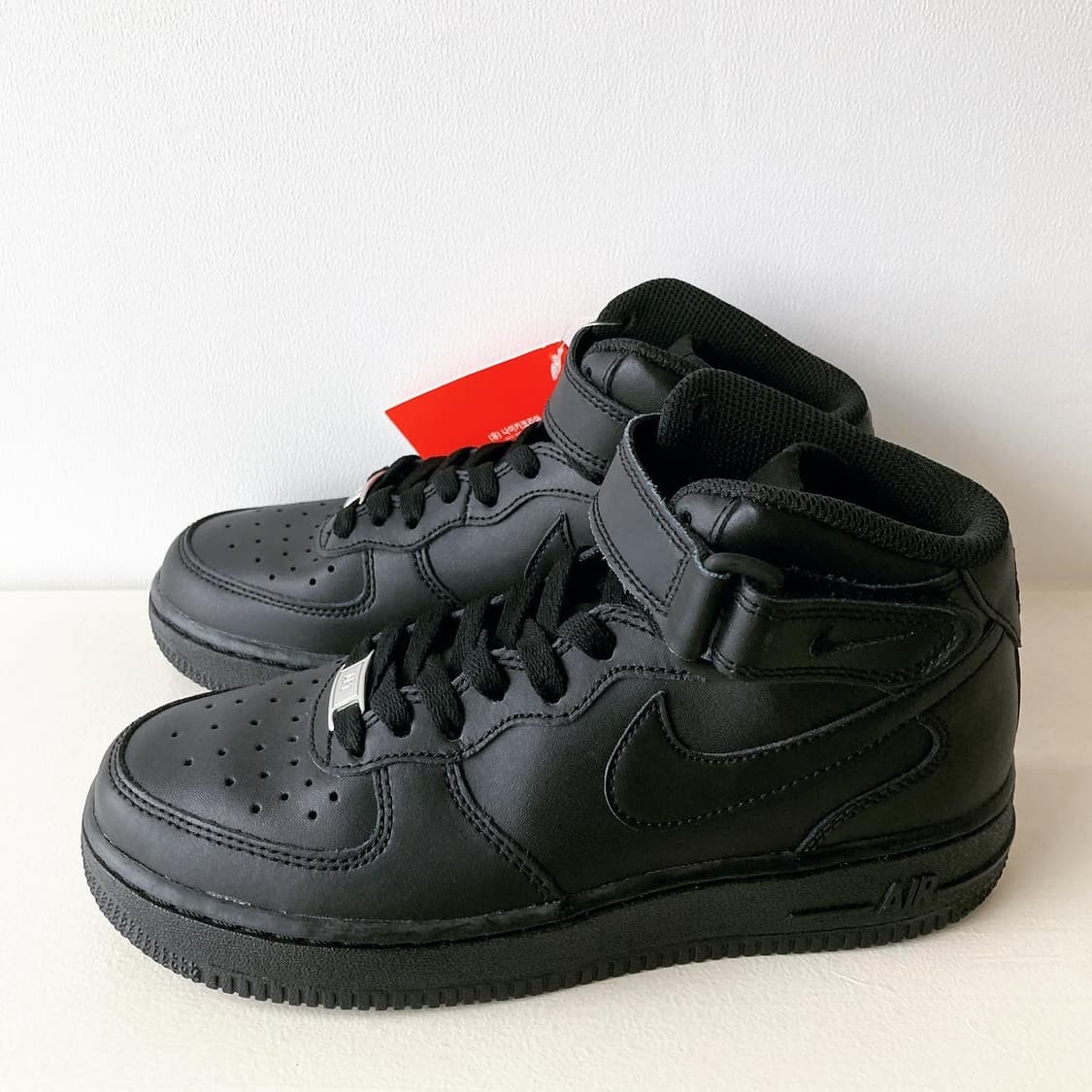 나이키 에어포스1 미드 트리플블랙 상품이미지6