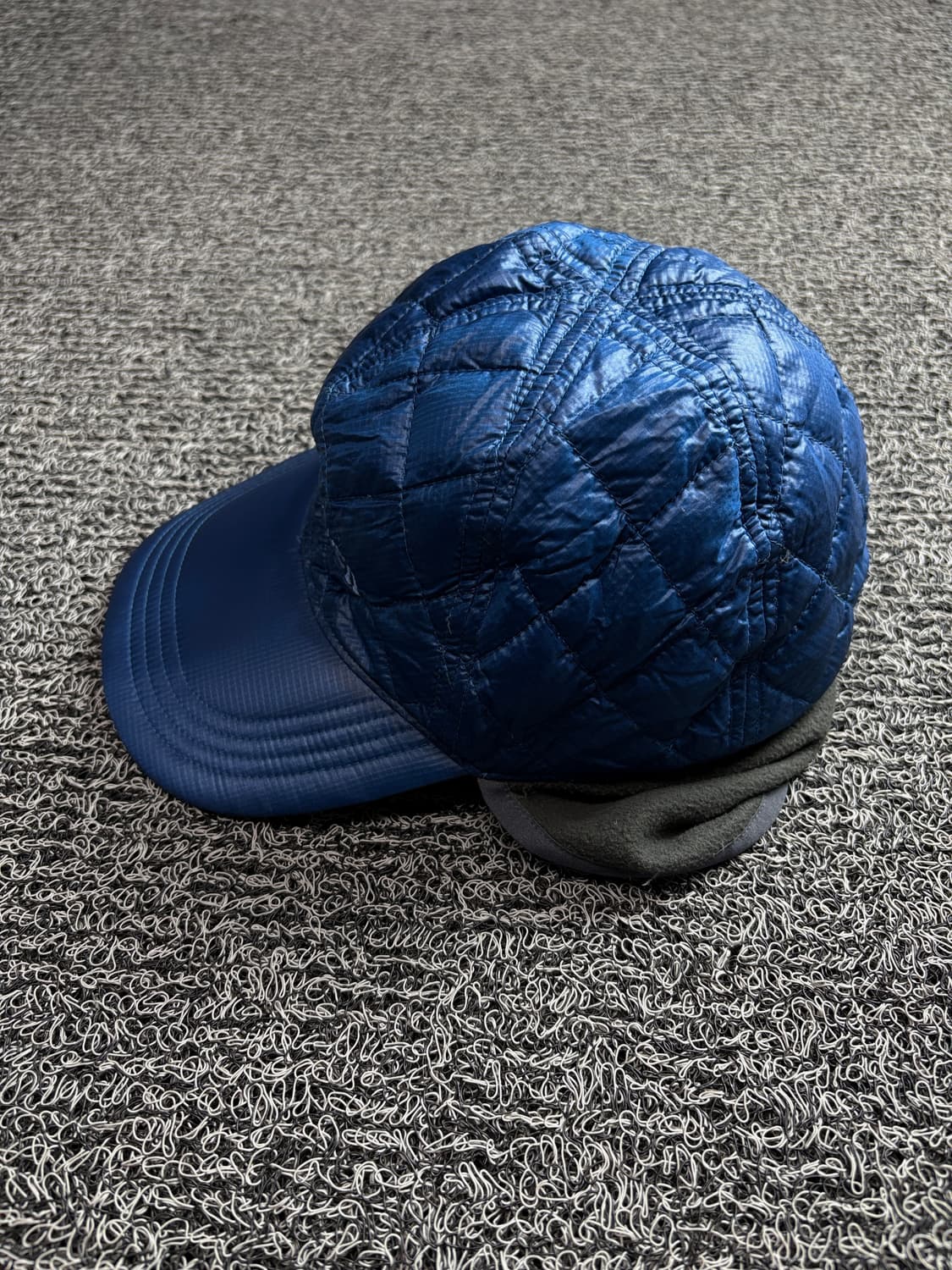 몽벨 이어플랩 퀼티드 블루 메탈 볼캡 1924 상품이미지3