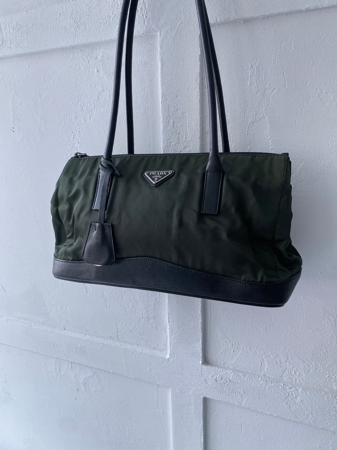 [Prada] 포코노 토트백(카키 블랙) 상품이미지3