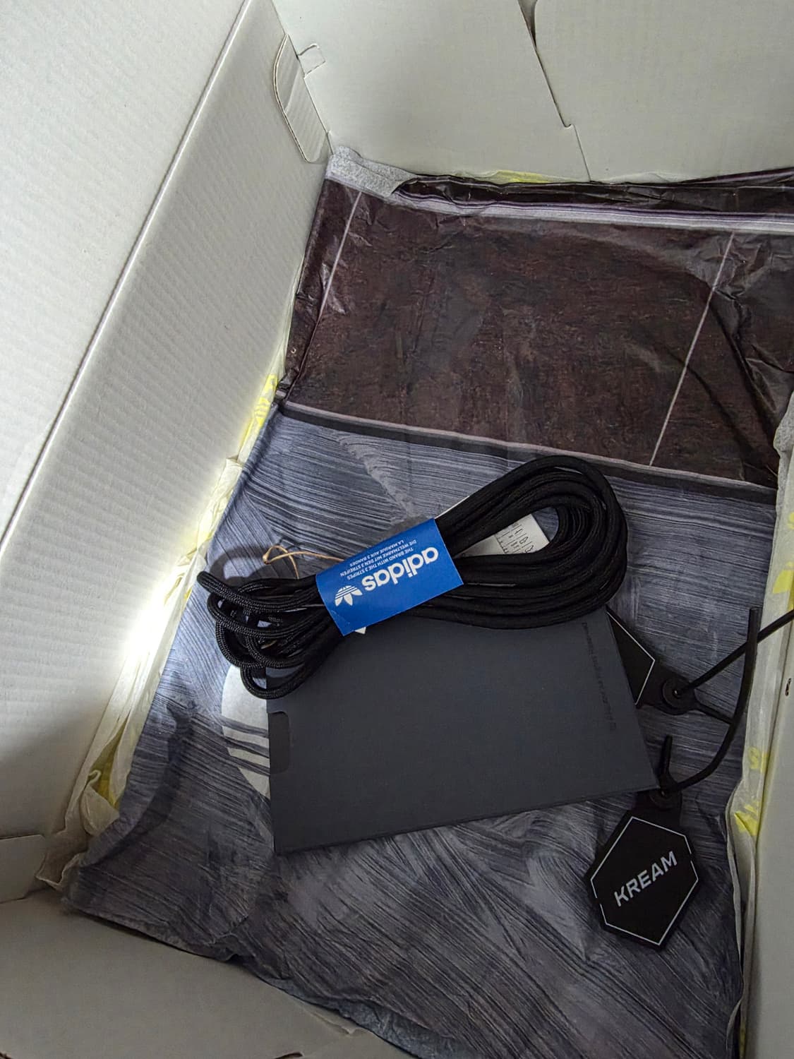 아디다스 x 송 포 더 뮤트 캠퍼스 80s 블리스 코어 블랙 265 상품이미지5