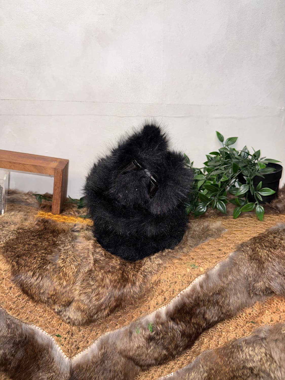 Black faux fur buckle belt 상품이미지1